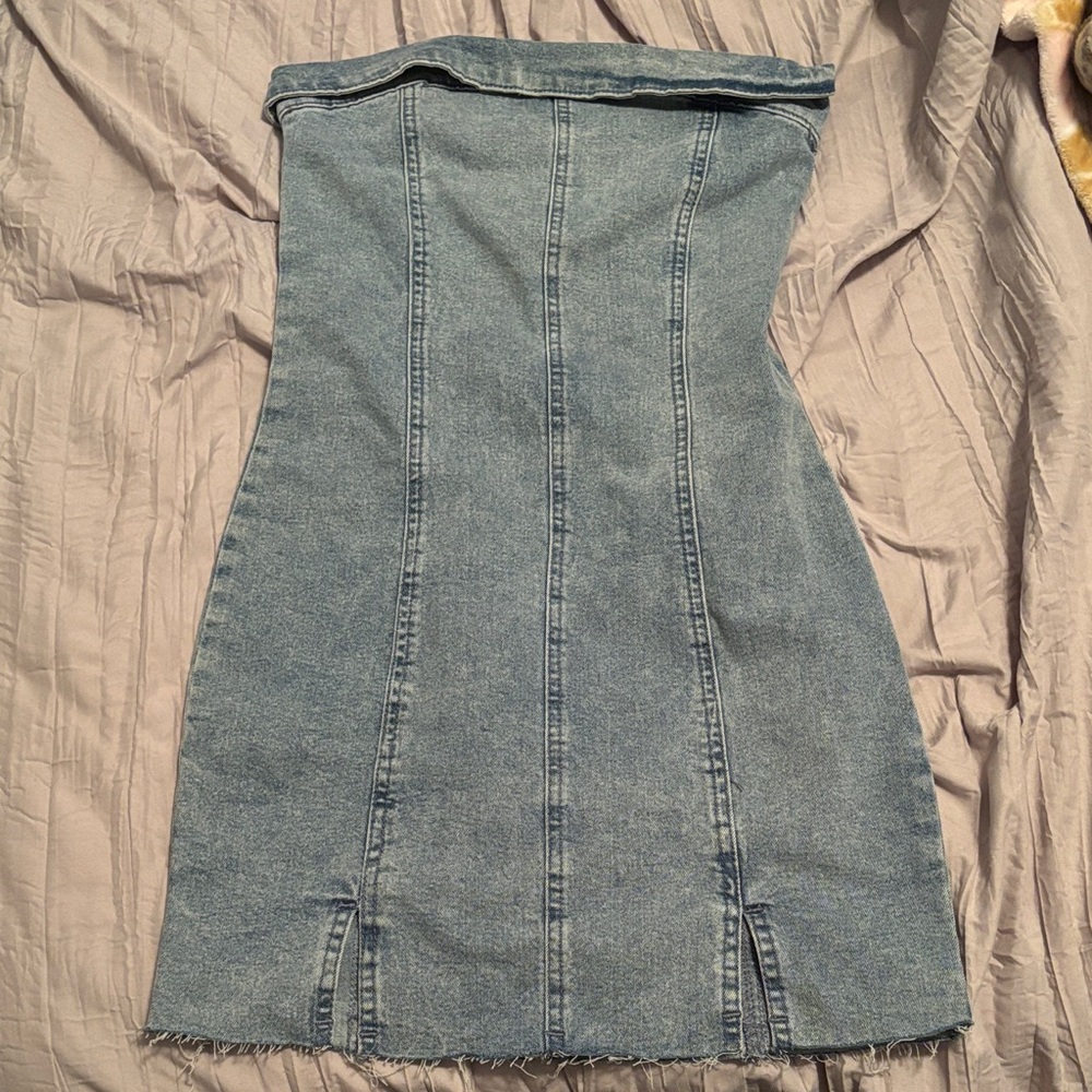 Elegant Strapless Denim Dress